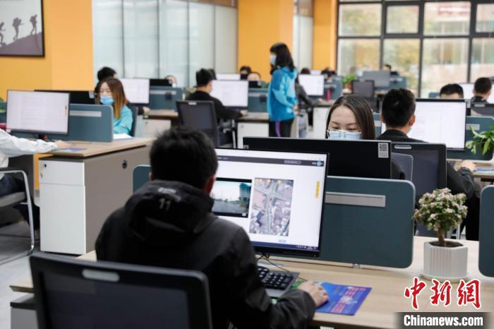 陕西宜君县：数字经济下沉助力青年返乡就业